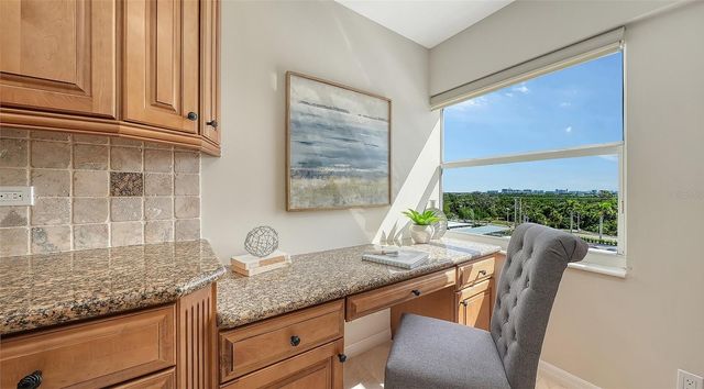 1750 BENJAMIN FRANKLIN DRIVE 5F, Sarasota, FL 34236