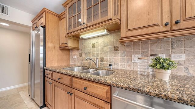 1750 BENJAMIN FRANKLIN DRIVE 5F, Sarasota, FL 34236
