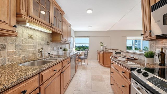 1750 BENJAMIN FRANKLIN DRIVE 5F, Sarasota, FL 34236