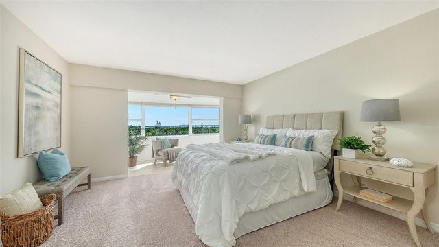 1750 BENJAMIN FRANKLIN DRIVE 5F, Sarasota, FL 34236