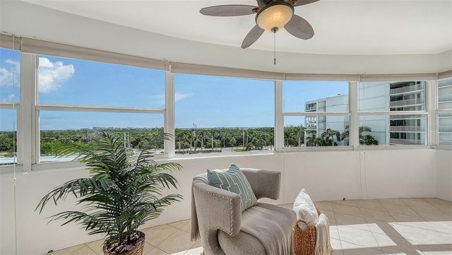 1750 BENJAMIN FRANKLIN DRIVE 5F, Sarasota, FL 34236