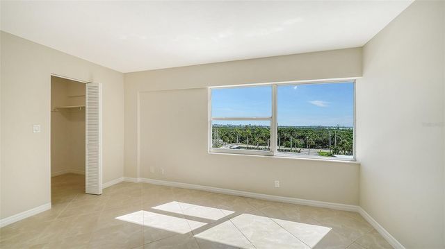 1750 BENJAMIN FRANKLIN DRIVE 5F, Sarasota, FL 34236