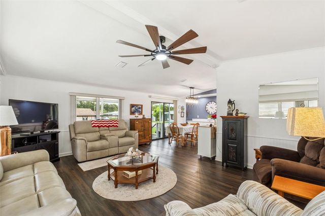 301 LAKEVIEW DRIVE, Osteen, FL 32764