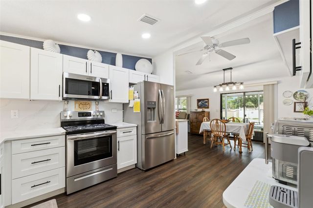 301 LAKEVIEW DRIVE, Osteen, FL 32764