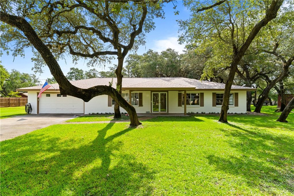 34 Redbird, Rockport, TX 78382 — exterior