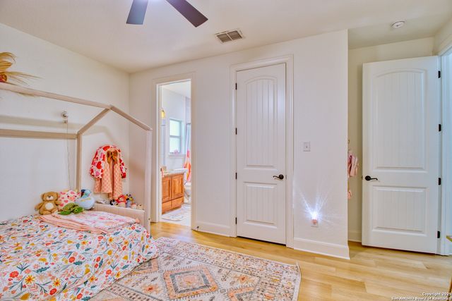 113 ELK RUN, La Vernia, TX 78121