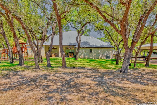 113 ELK RUN, La Vernia, TX 78121