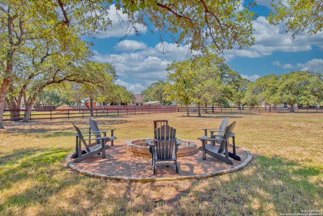 113 ELK RUN, La Vernia, TX 78121
