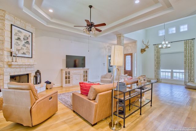 113 ELK RUN, La Vernia, TX 78121
