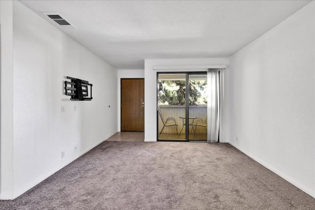 2812 N Auburn Court 206, Palm Springs, CA 92262