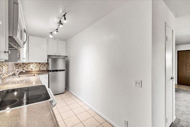 2812 N Auburn Court 206, Palm Springs, CA 92262