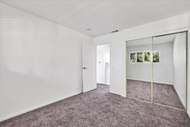 2812 N Auburn Court 206, Palm Springs, CA 92262