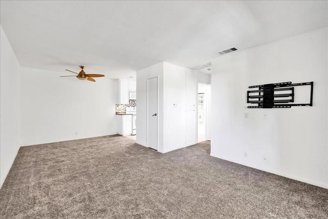 2812 N Auburn Court 206, Palm Springs, CA 92262