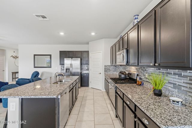 7170 S Portugal Avenue, Tucson, AZ 85757