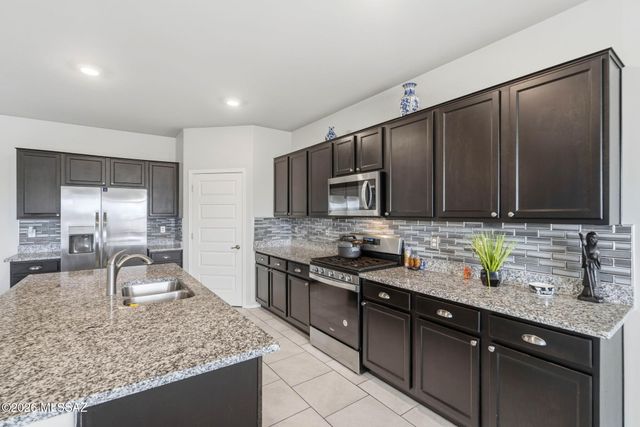 7170 S Portugal Avenue, Tucson, AZ 85757