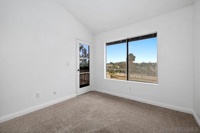 7700 Parkway Dr 38, La Mesa, CA 91942