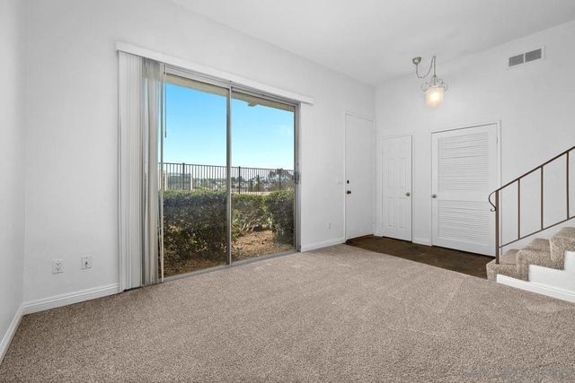 7700 Parkway Dr 38, La Mesa, CA 91942