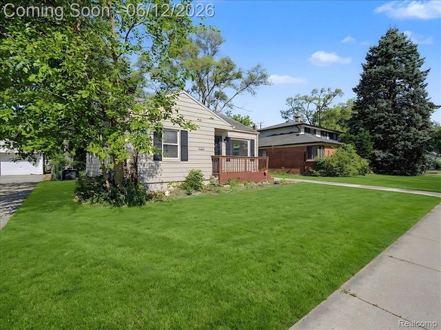 21829 Shakespeare Avenue, Eastpointe, MI 48021