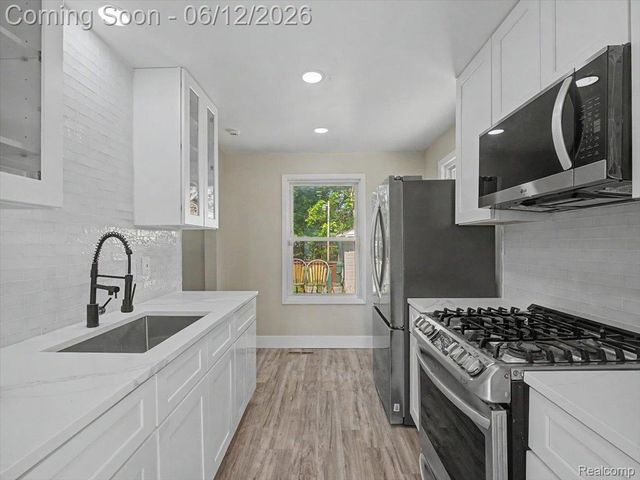 21829 Shakespeare Avenue, Eastpointe, MI 48021