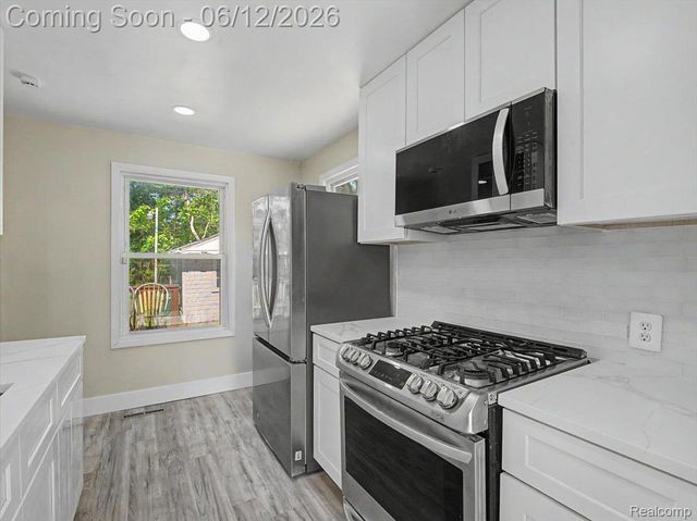 21829 Shakespeare Avenue, Eastpointe, MI 48021