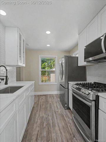 21829 Shakespeare Avenue, Eastpointe, MI 48021