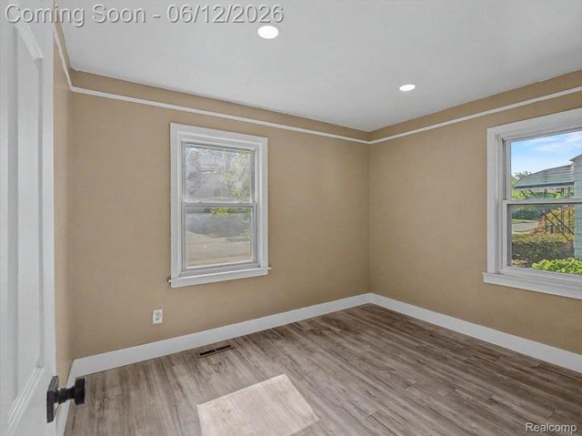 21829 Shakespeare Avenue, Eastpointe, MI 48021