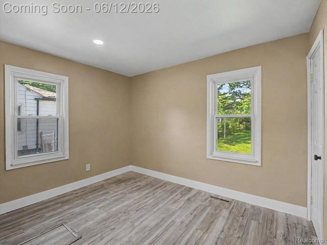 21829 Shakespeare Avenue, Eastpointe, MI 48021