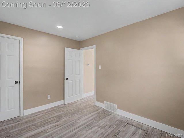 21829 Shakespeare Avenue, Eastpointe, MI 48021
