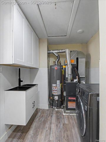 21829 Shakespeare Avenue, Eastpointe, MI 48021