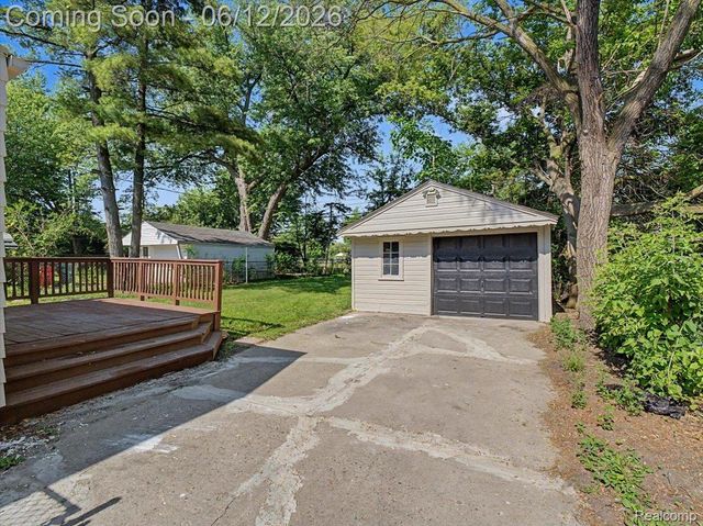 21829 Shakespeare Avenue, Eastpointe, MI 48021