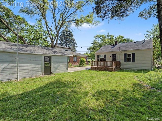 21829 Shakespeare Avenue, Eastpointe, MI 48021