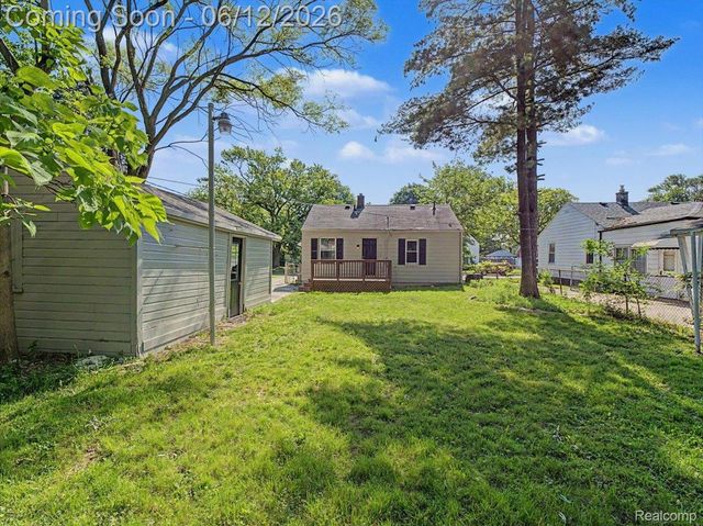 21829 Shakespeare Avenue, Eastpointe, MI 48021