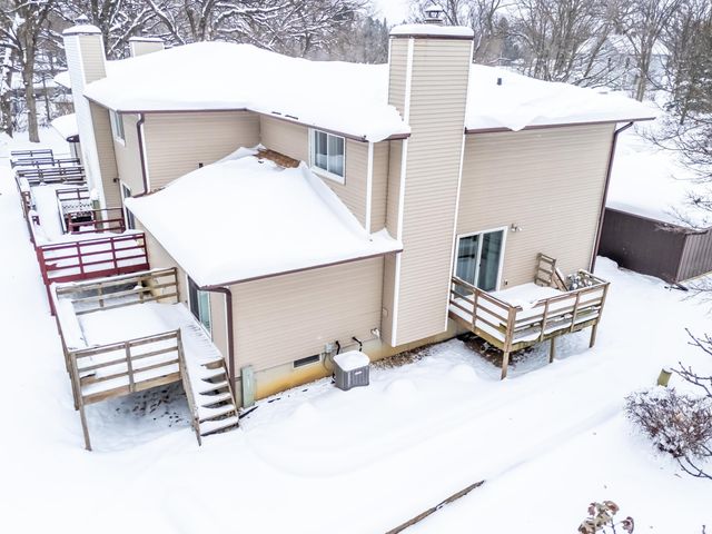 2122 Bicentennial Drive, Cedar Falls, IA 50613