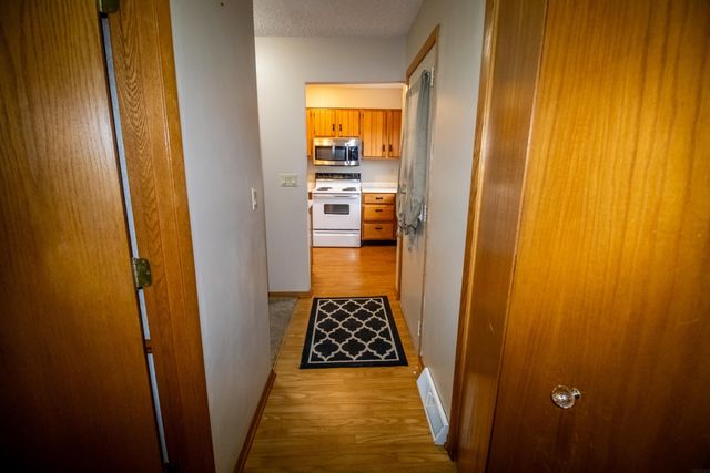 2122 Bicentennial Drive, Cedar Falls, IA 50613