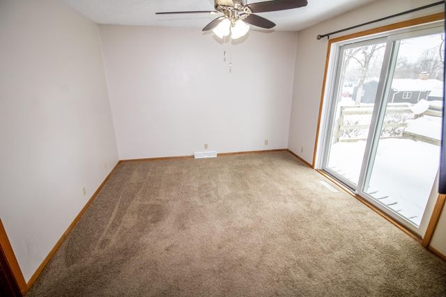 2122 Bicentennial Drive, Cedar Falls, IA 50613