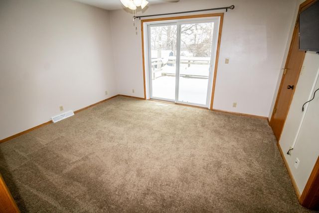 2122 Bicentennial Drive, Cedar Falls, IA 50613