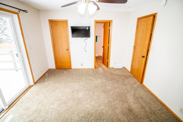 2122 Bicentennial Drive, Cedar Falls, IA 50613