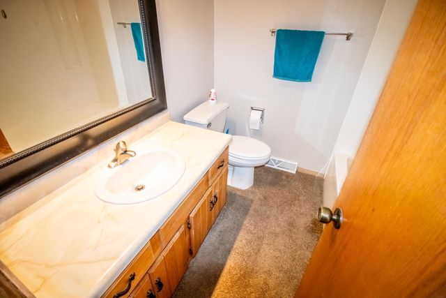 2122 Bicentennial Drive, Cedar Falls, IA 50613