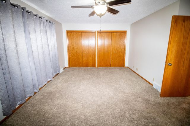 2122 Bicentennial Drive, Cedar Falls, IA 50613