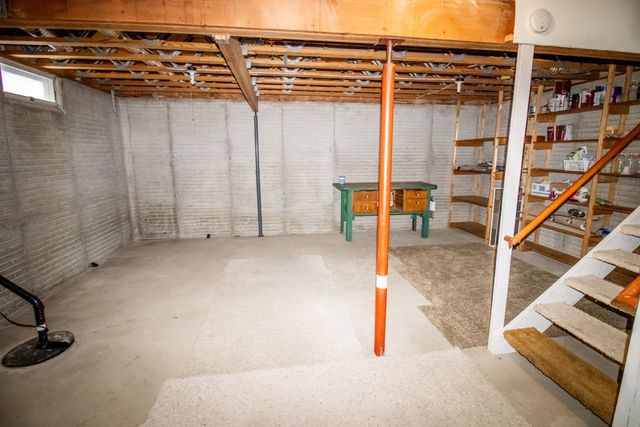 2122 Bicentennial Drive, Cedar Falls, IA 50613