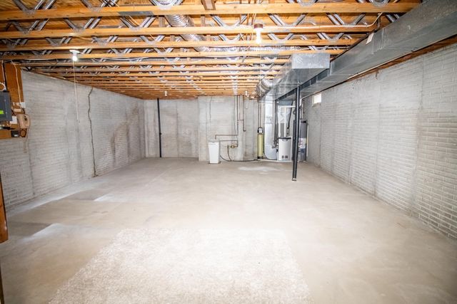 2122 Bicentennial Drive, Cedar Falls, IA 50613