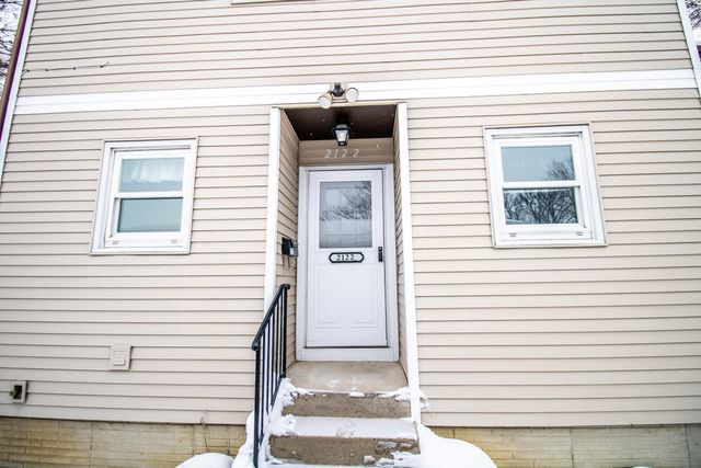 2122 Bicentennial Drive, Cedar Falls, IA 50613