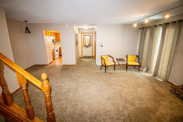 2122 Bicentennial Drive, Cedar Falls, IA 50613