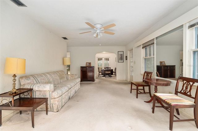 1930 NW 8TH AVENUE, Gainesville, FL 32603