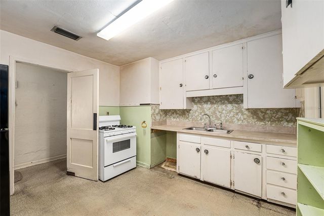 1930 NW 8TH AVENUE, Gainesville, FL 32603