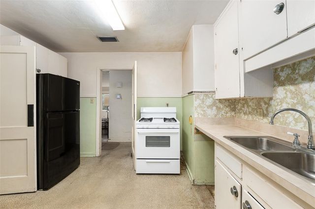 1930 NW 8TH AVENUE, Gainesville, FL 32603