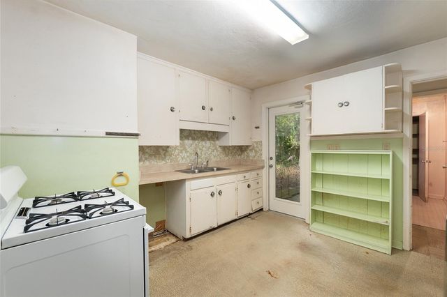 1930 NW 8TH AVENUE, Gainesville, FL 32603