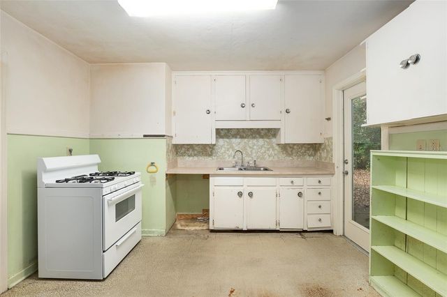 1930 NW 8TH AVENUE, Gainesville, FL 32603