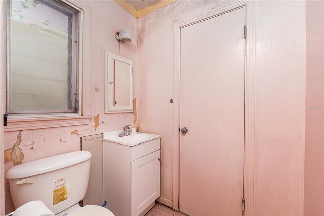 1930 NW 8TH AVENUE, Gainesville, FL 32603