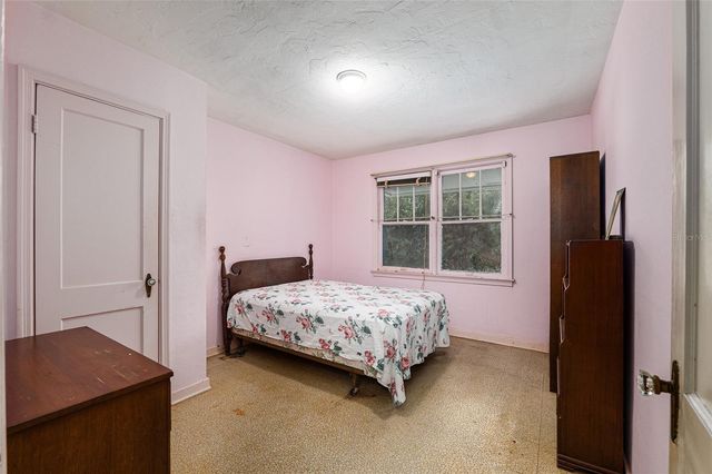 1930 NW 8TH AVENUE, Gainesville, FL 32603